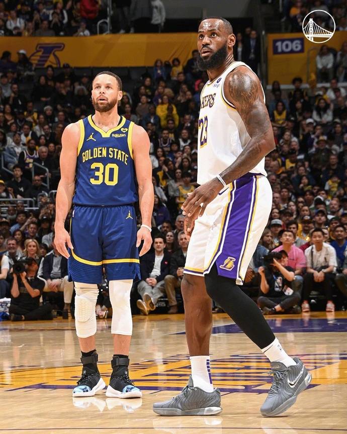 爱游戏网址-莎拉波娃焦点对战，库里与70激战湖人分钟，领先优势明显胜负难料！(莎拉波娃17岁夺冠)