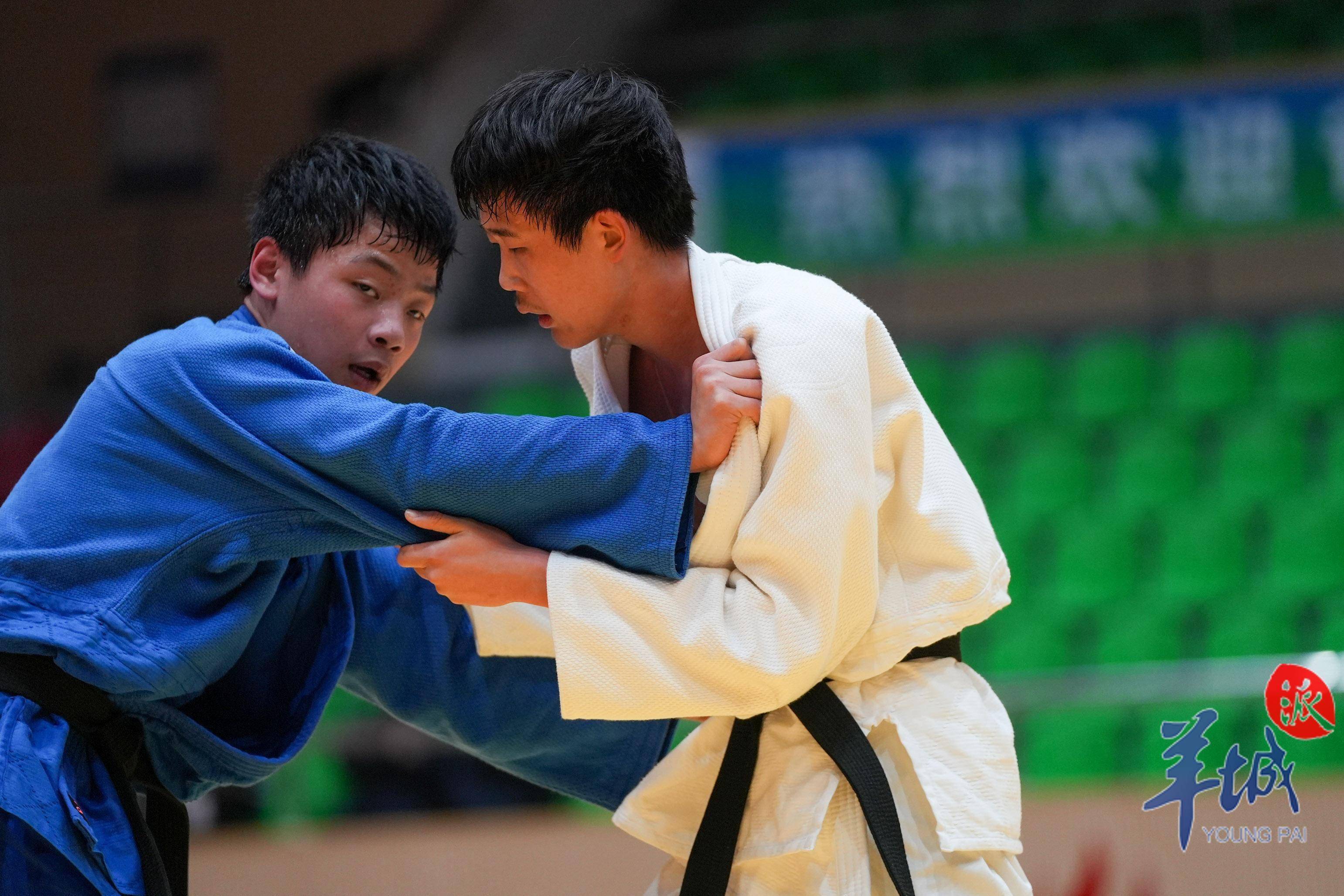 爱游戏APP-包含粤西山猫队小胜东海雄鲨队，柔道邀请赛上演裁判判罚引热议！黑马成最大惊喜的词条