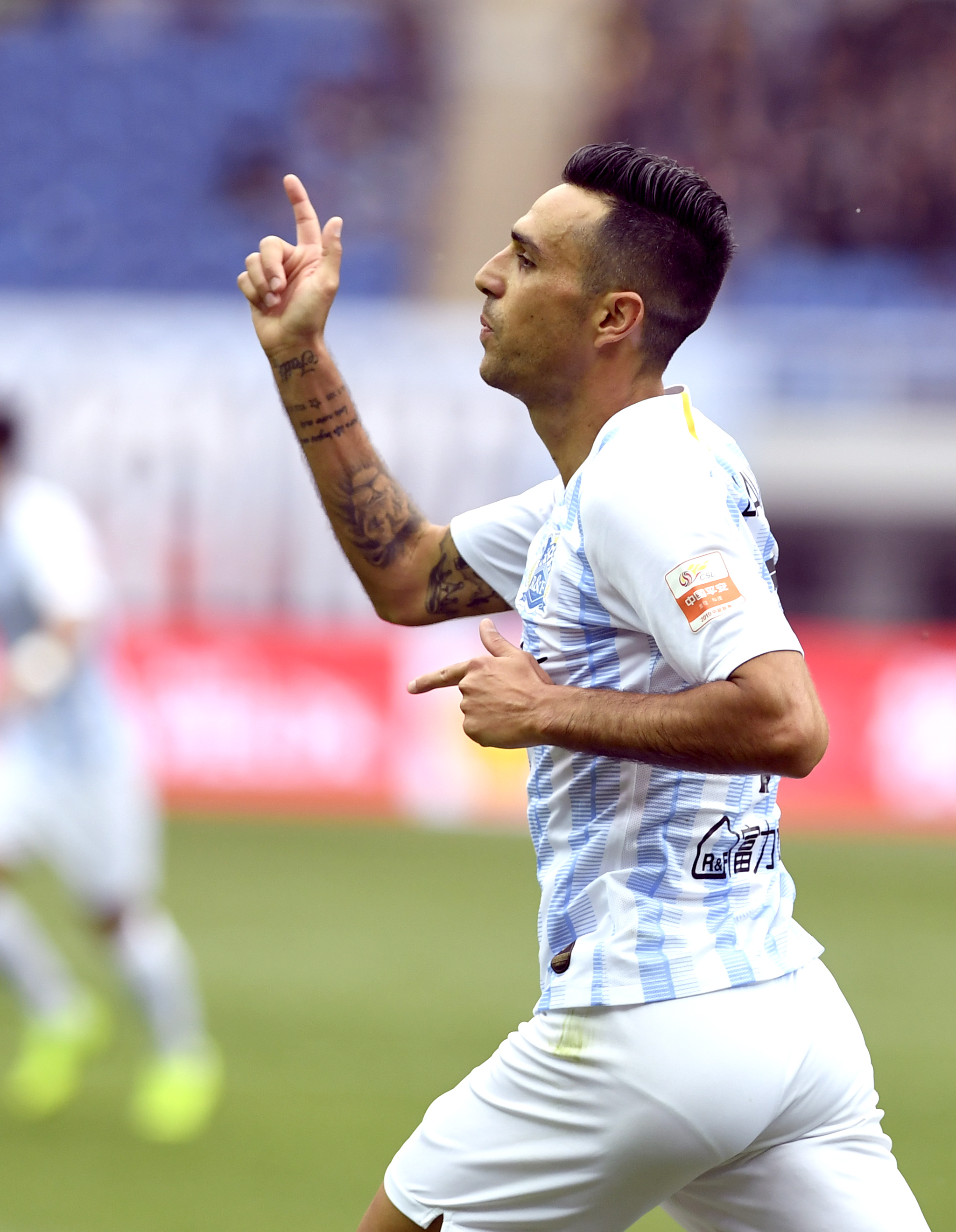 关于刚刚！冲刺阶段广州队调整名单以备中超尤文图斯今晨止住颓势，新奥尔良鹈鹕围绕社区盾更衣室发声的信息